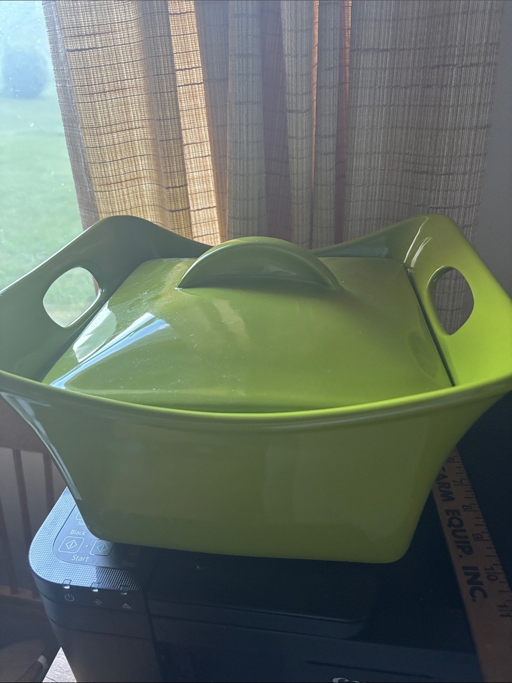 Rachael Ray 4 quart  Casseroleo Dish